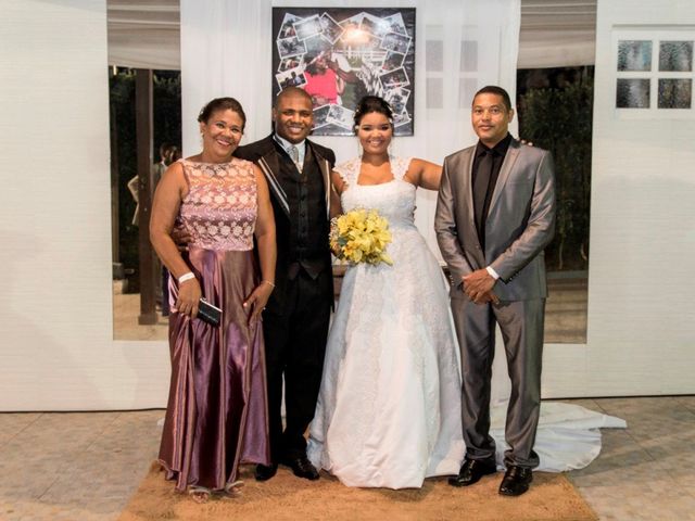O casamento de Adriano e Elaine em Lauro de Freitas, Bahia 13