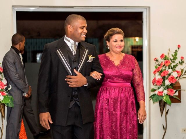 O casamento de Adriano e Elaine em Lauro de Freitas, Bahia 42