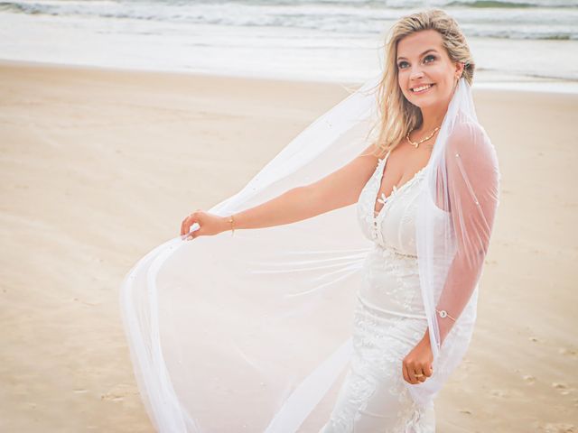O casamento de Jonatas e Luisa em Bombinhas, Santa Catarina 25