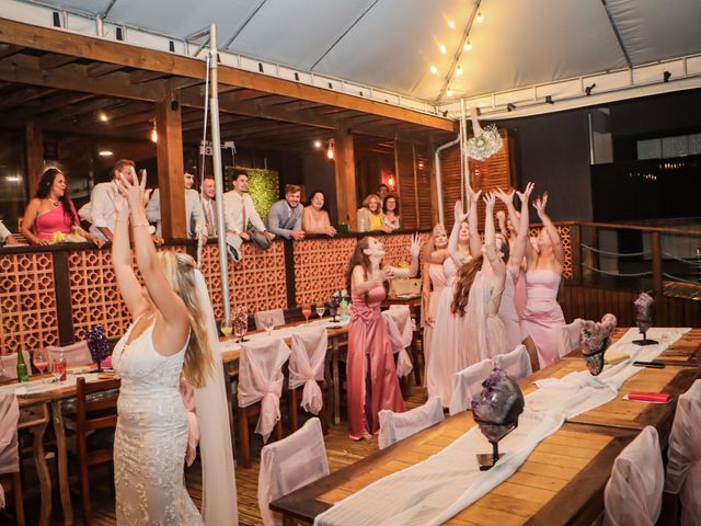 O casamento de Jonatas e Luisa em Bombinhas, Santa Catarina 42