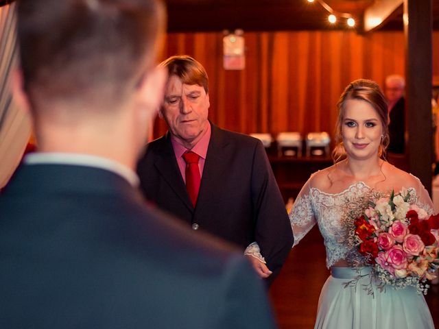 O casamento de Rafael e Fernanda em Jaraguá do Sul, Santa Catarina 27