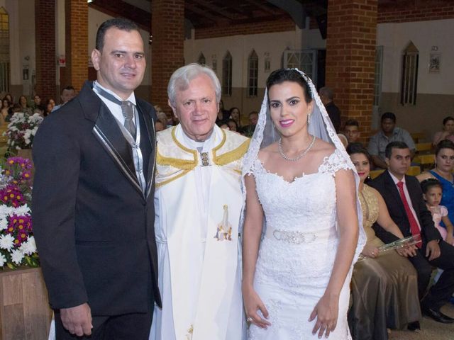 O casamento de Janduir Cesar  e Vanessa  em Valparaíso de Goiás, Goiás 1