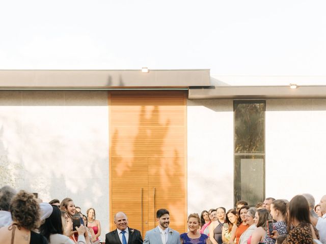 O casamento de Paulo e Izabella em Belo Horizonte, Minas Gerais 35