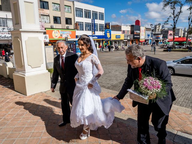 O casamento de Fábio e Iris em São José dos Pinhais, Paraná 20