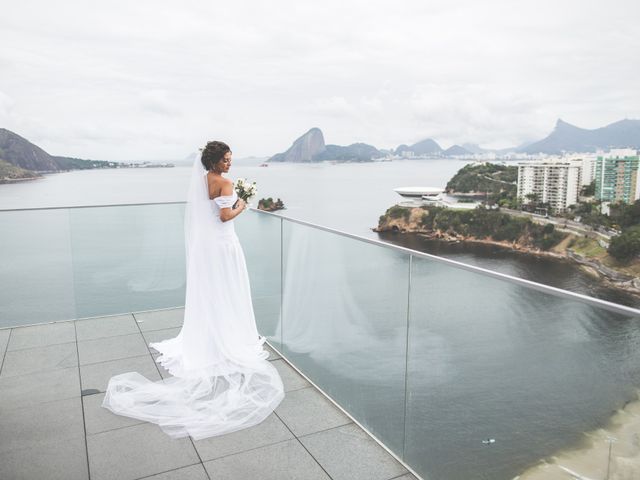 O casamento de Clóvis e Luanna em Niterói, Rio de Janeiro 10