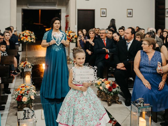 O casamento de Rafael e Paola em Joinville, Santa Catarina 33