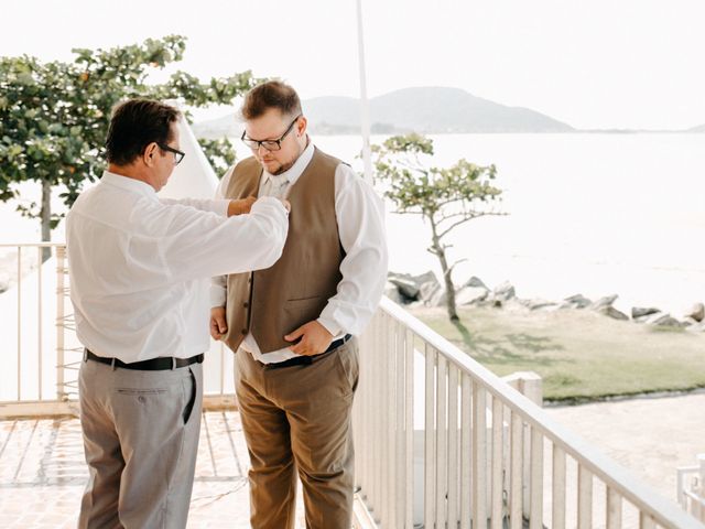 O casamento de Luis Gustavo e Carolina em São Francisco do Sul, Santa Catarina 12