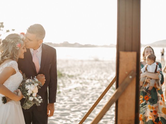 O casamento de Luis Gustavo e Carolina em São Francisco do Sul, Santa Catarina 21