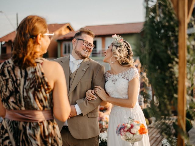 O casamento de Luis Gustavo e Carolina em São Francisco do Sul, Santa Catarina 30