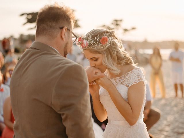 O casamento de Luis Gustavo e Carolina em São Francisco do Sul, Santa Catarina 38