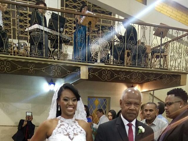 O casamento de Demetrio e Jucilea em Belo Horizonte, Minas Gerais 21