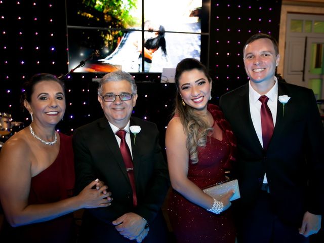 O casamento de Fernando e larissa em Belo Horizonte, Minas Gerais 45