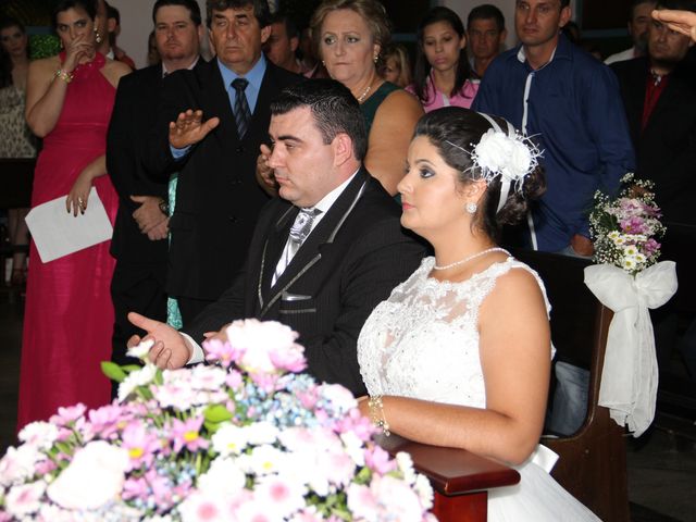 O casamento de Rafael e Daniele em Sorriso, Mato Grosso 38