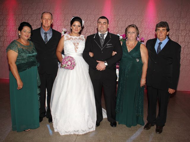 O casamento de Rafael e Daniele em Sorriso, Mato Grosso 63