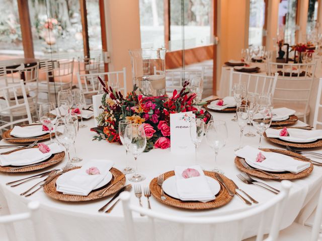 O casamento de Victor e Carolina em Campo Largo, Paraná 18