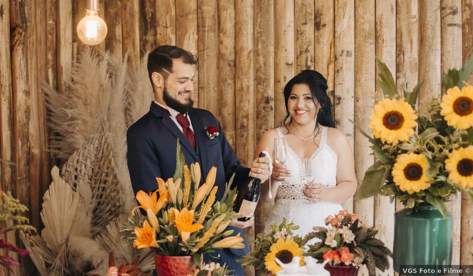 O casamento de Vinícius e Cinthia em São José dos Campos, São Paulo Estado