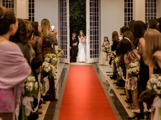 O casamento de Marcone e Fabiana em Belo Horizonte, Minas Gerais 29