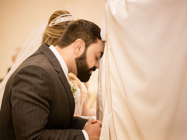 O casamento de Marcone e Fabiana em Belo Horizonte, Minas Gerais 37