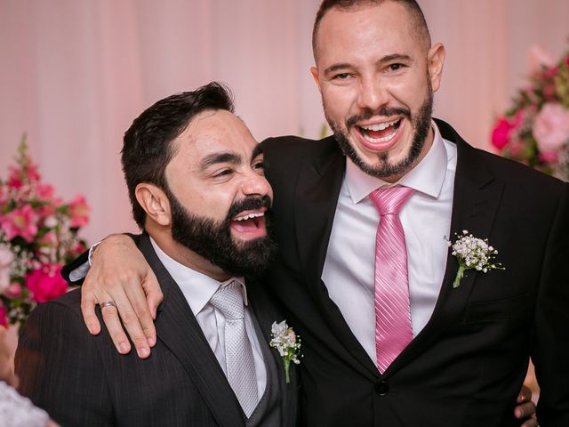 O casamento de Marcone e Fabiana em Belo Horizonte, Minas Gerais 49