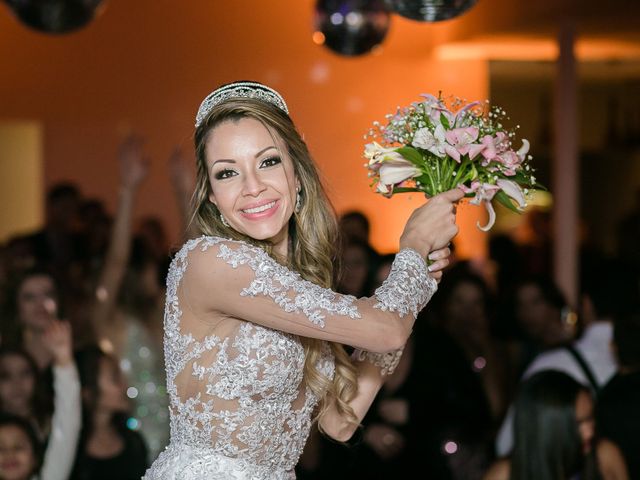 O casamento de Marcone e Fabiana em Belo Horizonte, Minas Gerais 50