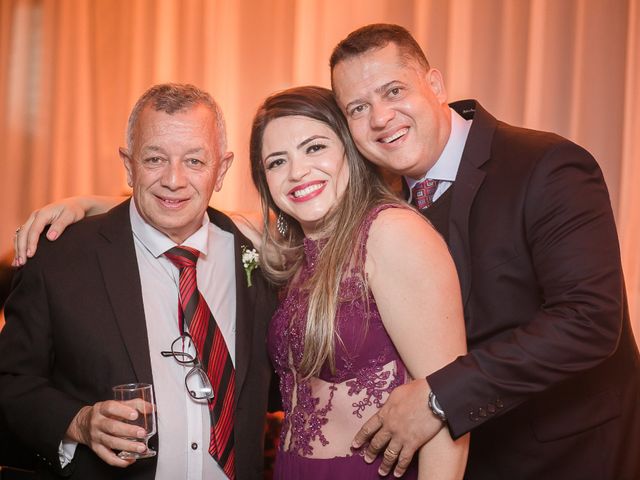 O casamento de Marcone e Fabiana em Belo Horizonte, Minas Gerais 56