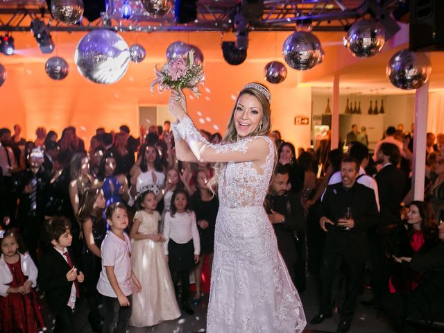 O casamento de Marcone e Fabiana em Belo Horizonte, Minas Gerais 63