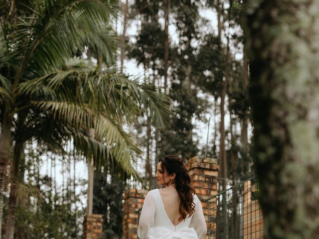 O casamento de Gabriel e Suély  em Governador Celso Ramos, Santa Catarina 17