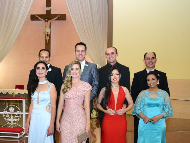 O casamento de Marcos e Karolina em Divinópolis de Goiás, Goiás 25