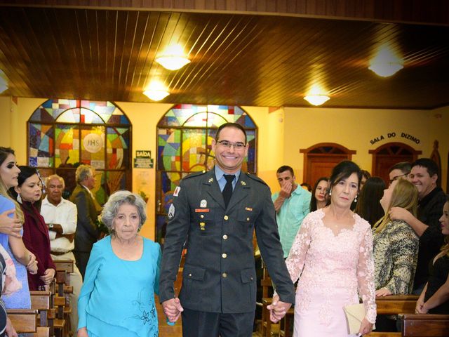 O casamento de Marcos e Karolina em Divinópolis de Goiás, Goiás 32