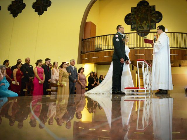 O casamento de Marcos e Karolina em Divinópolis de Goiás, Goiás 47