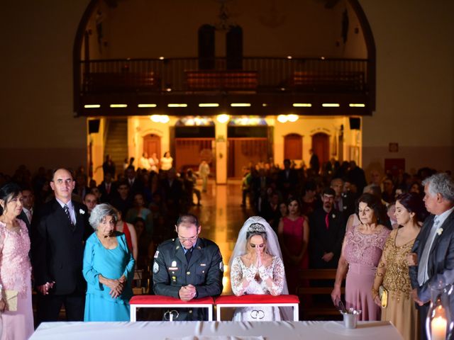 O casamento de Marcos e Karolina em Divinópolis de Goiás, Goiás 56
