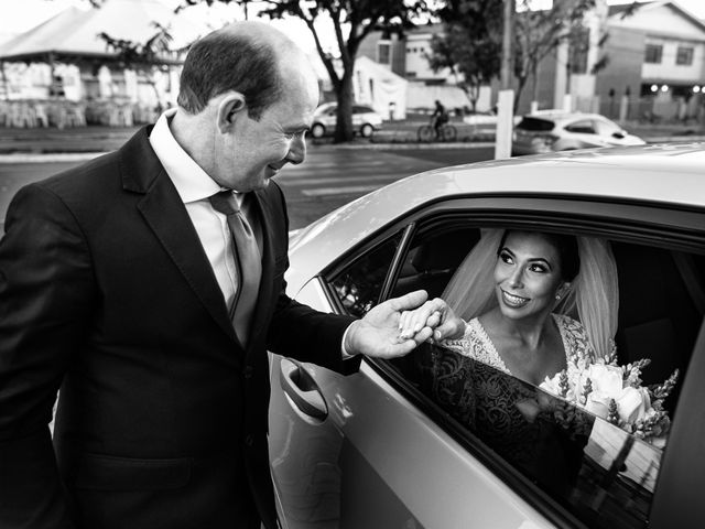 O casamento de Daniel e Marinez em Patos de Minas, Minas Gerais 47