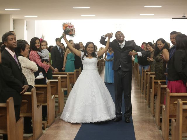 O casamento de Marcelo Henrique  e Lucia Aparecida  em Belo Horizonte, Minas Gerais 13