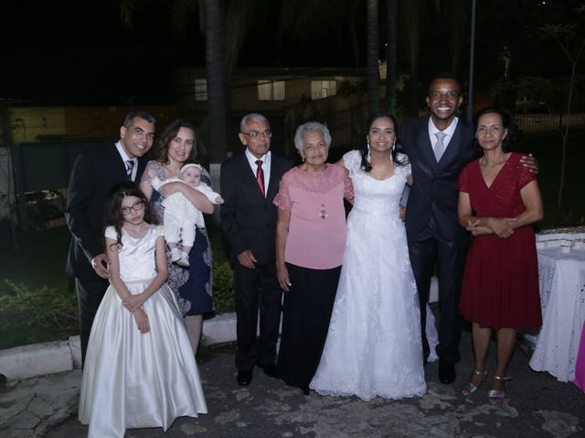 O casamento de Marcelo Henrique  e Lucia Aparecida  em Belo Horizonte, Minas Gerais 14