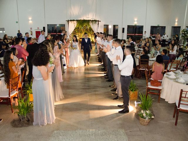 O casamento de Mirian e Jolivar em Anápolis, Goiás 24