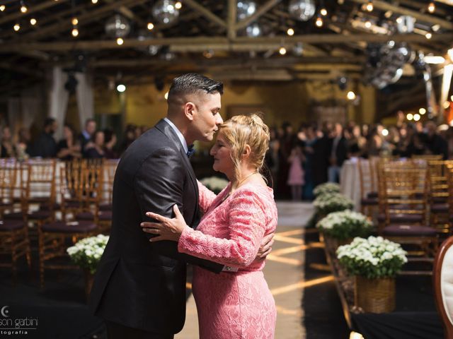 O casamento de Edson e Cristiane em Belo Horizonte, Minas Gerais 42