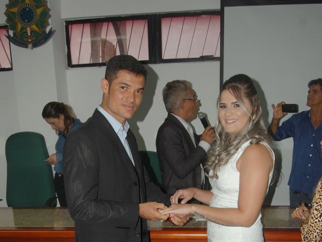 O casamento de Alex e Artemis em Simões Filho, Bahia 13