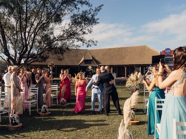 O casamento de Pietro e Pâmela em Torres, Rio Grande do Sul 52