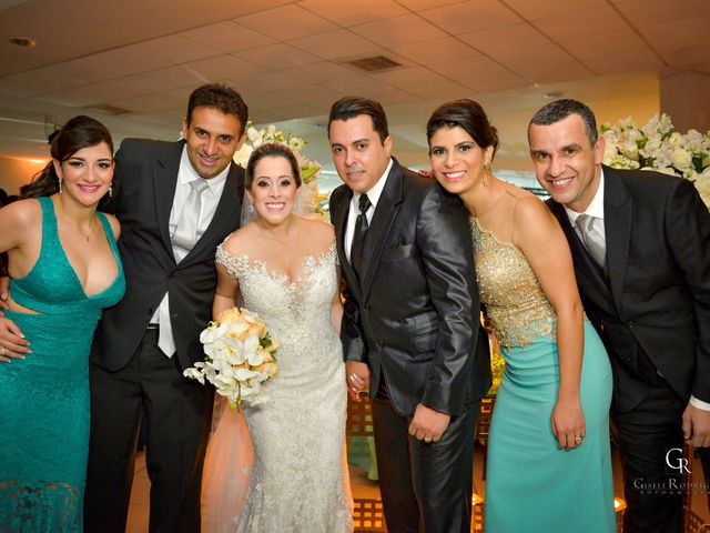 O casamento de André e Giselle em Belo Horizonte, Minas Gerais 143