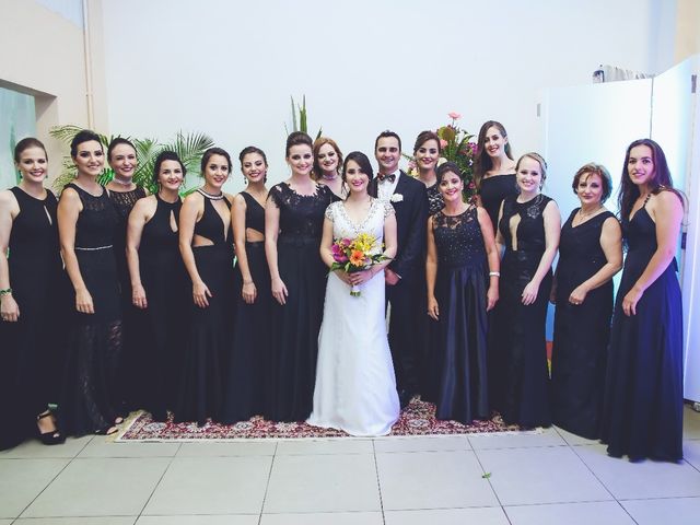 O casamento de Clevis e Valesca em Pato Branco, Paraná 18