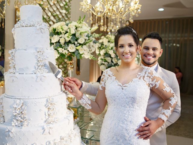 O casamento de Victor  e Daniela em Goiânia, Goiás 11