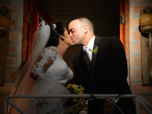 O casamento de André e Flávia em Paulista, Pernambuco 35