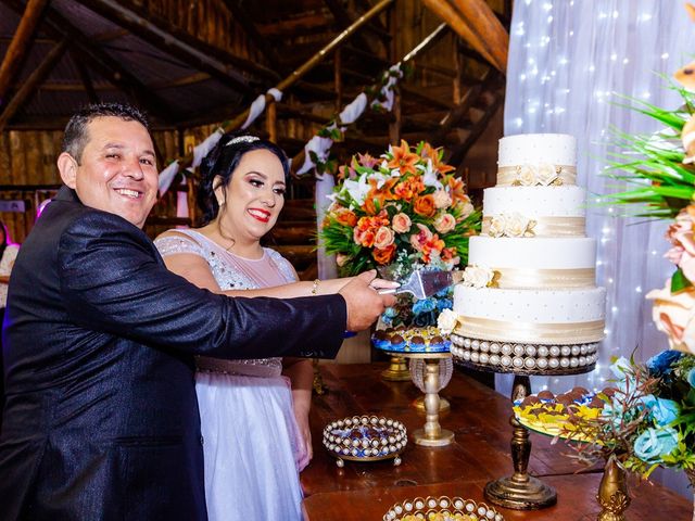 O casamento de Vilmar e Tatiane em Agudos do Sul, Paraná 15