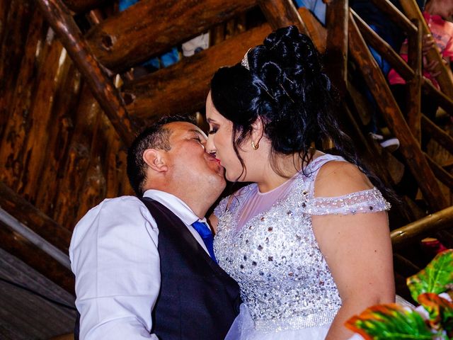 O casamento de Vilmar e Tatiane em Agudos do Sul, Paraná 24