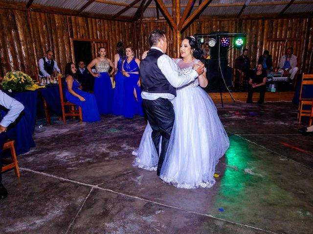 O casamento de Vilmar e Tatiane em Agudos do Sul, Paraná 25