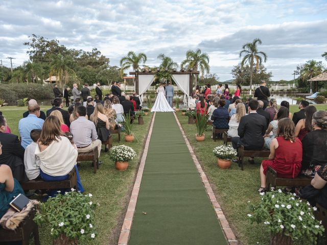 O casamento de Sérgio e Clarissa em Viamão, Rio Grande do Sul 35