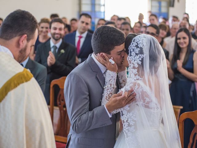 O casamento de Cledilson e Denise em Presidente Olegário, Minas Gerais 20