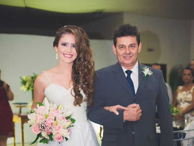 O casamento de Guilherme e Marina em Uberlândia, Minas Gerais 18