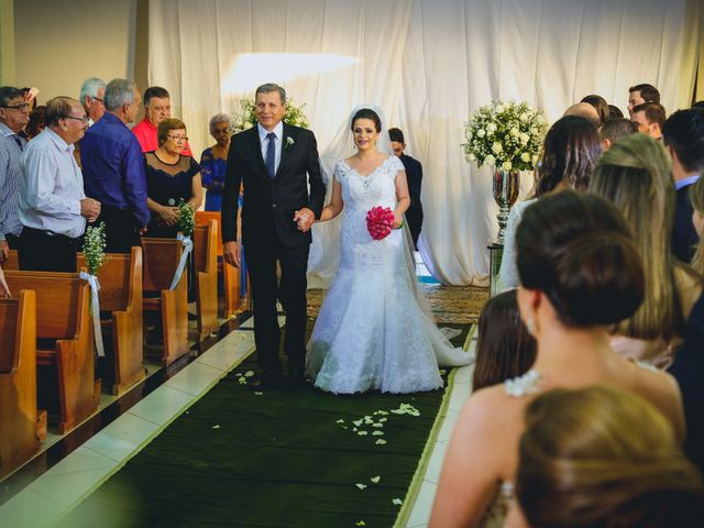 O casamento de Lucas e Thuany em Ubiratã, Paraná 13