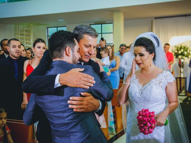 O casamento de Lucas e Thuany em Ubiratã, Paraná 14